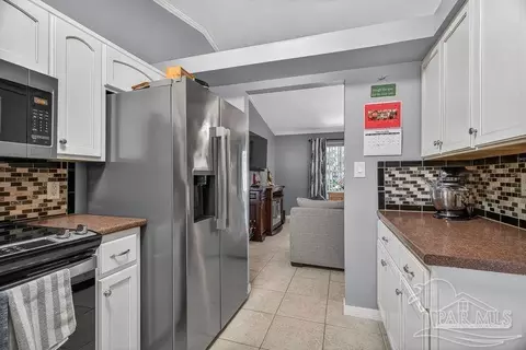 Kitchen - 4331 Audiss Rd, Milton, FL 32583 photo 4 of 7