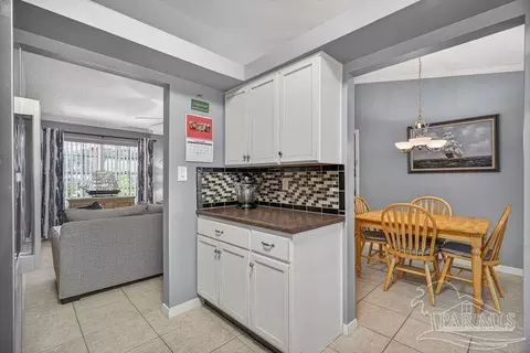 Kitchen - 4331 Audiss Rd, Milton, FL 32583 photo 3 of 7