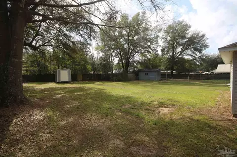 Exterior - 5354 Windham Rd, Milton, FL 32570 photo 4 of 8