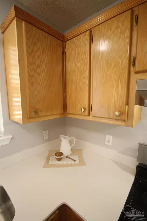 Kitchen - 5354 Windham Rd, Milton, FL 32570 photo 10 of 10