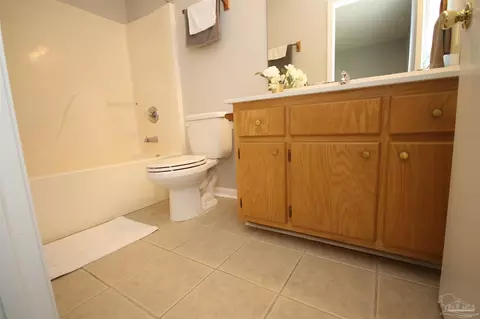 Bath - 5354 Windham Rd, Milton, FL 32570 photo 6 of 6