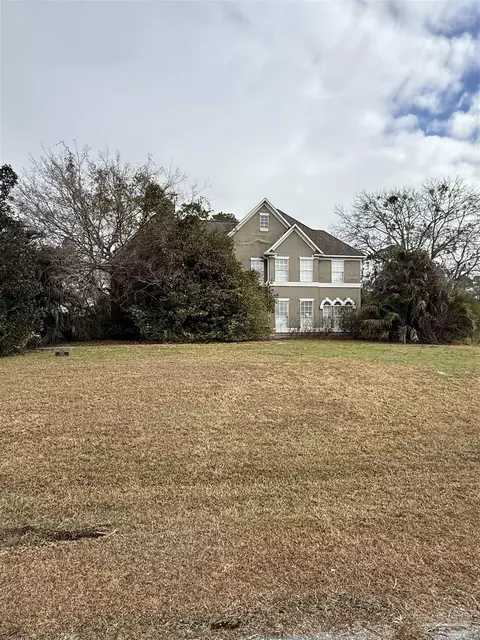 7416 San Ramon Dr, Milton, FL 32583