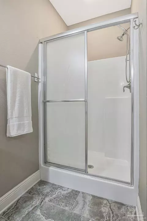 Bath - 3266 Bernath Dr, Milton, FL 32583 photo 4 of 5