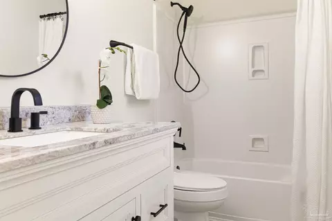 Bath - 5125 Central Dr, Pace, FL 32571 photo 3 of 6