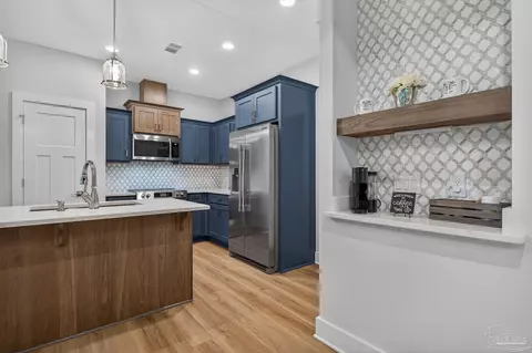 Kitchen - 6115 Carroll Rd, Milton, FL 32583 photo 1 of 9