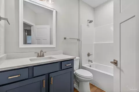 Bath - 6115 Carroll Rd, Milton, FL 32583 photo 2 of 4
