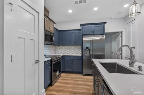 Kitchen - 6115 Carroll Rd, Milton, FL 32583 photo 5 of 9
