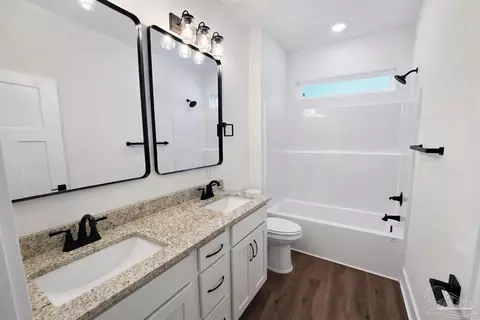 Bath - 4046 Woodfin Cir, Pace, FL 32571 photo 1 of 5