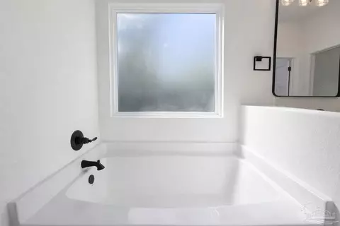 Bath - 4046 Woodfin Cir, Pace, FL 32571 photo 5 of 5