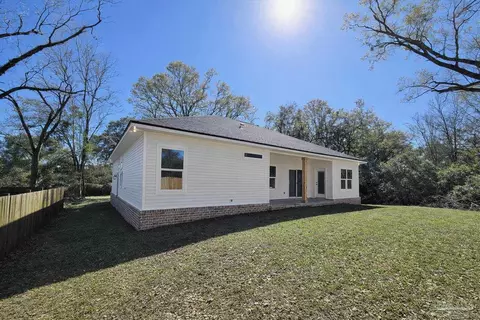 Exterior - 4046 Woodfin Cir, Pace, FL 32571 photo 4 of 4