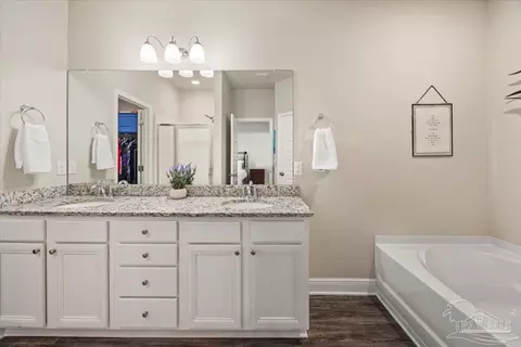 Bath - 5344 Red Shoulder Rd, Pace, FL 32571 photo 1 of 2