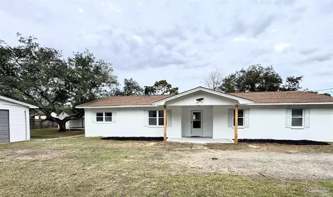 5621 Galvez Rd, Pensacola, FL 32507