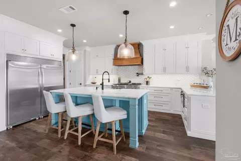 Kitchen - 3275 Melvin Dr, Pace, FL 32571 photo 2 of 8