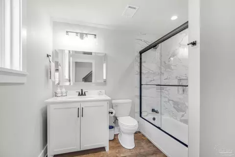 Bath - 3275 Melvin Dr, Pace, FL 32571 photo 8 of 11