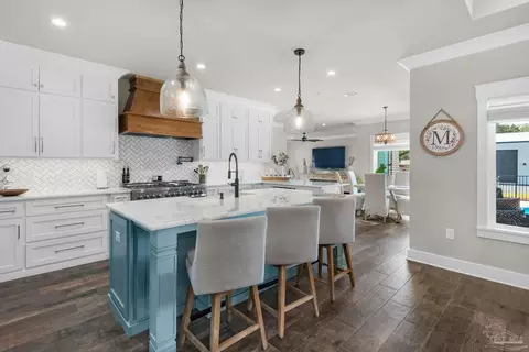 Kitchen - 3275 Melvin Dr, Pace, FL 32571 photo 4 of 8