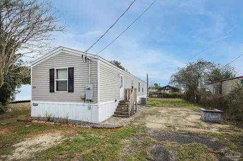 5218 Plateau Rd, Pensacola, FL 32507