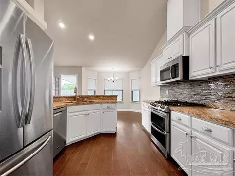 Kitchen - 4474 Hampton Bay Blvd, Milton, FL 32583 photo 1 of 3