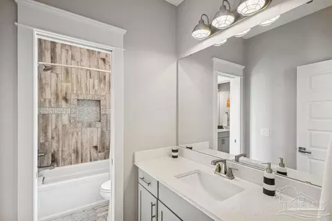 Bath - 3684 Cotton Gin Ln, Pace, FL 32571 photo 5 of 8