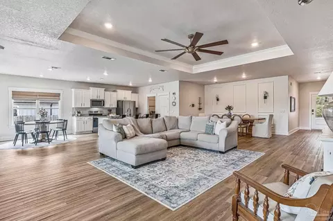 7612 Dewey Jernigan Rd, Pace, FL 32571