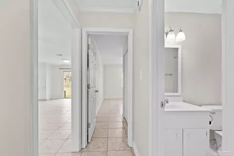Entry Way - 336 Crestfield Cir, Cantonment, FL 32533 photo 2 of 3