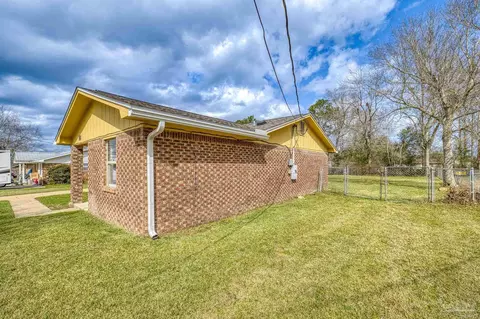 Exterior - 336 Crestfield Cir, Cantonment, FL 32533 photo 9 of 18