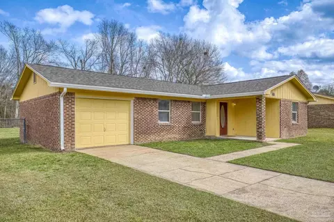 Exterior - 336 Crestfield Cir, Cantonment, FL 32533 photo 2 of 18