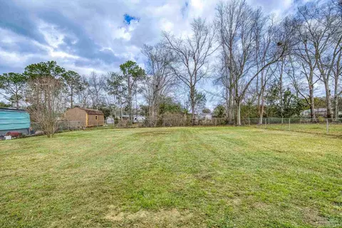 Exterior - 336 Crestfield Cir, Cantonment, FL 32533 photo 13 of 18
