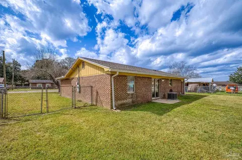 Exterior - 336 Crestfield Cir, Cantonment, FL 32533 photo 12 of 18