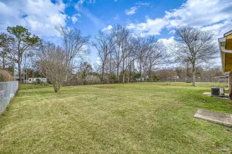 Exterior - 336 Crestfield Cir, Cantonment, FL 32533 photo 17 of 18
