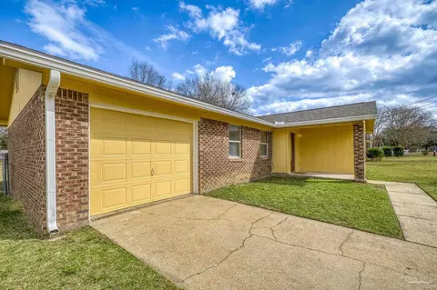 Exterior - 336 Crestfield Cir, Cantonment, FL 32533 photo 6 of 18