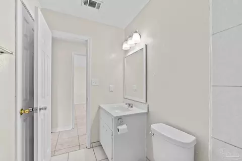 Bath - 336 Crestfield Cir, Cantonment, FL 32533 photo 2 of 3