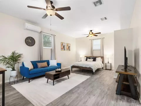 9250 Untreiner Ave, Pensacola, FL 32534