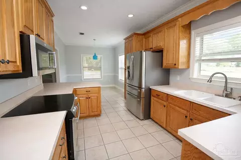 Kitchen - 4232 N Cambridge Way, Pace, FL 32571 photo 1 of 3