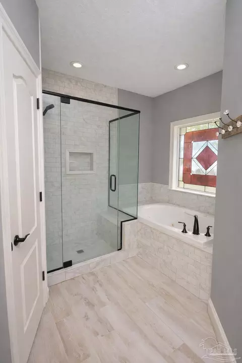 Bath - 4232 N Cambridge Way, Pace, FL 32571 photo 3 of 8