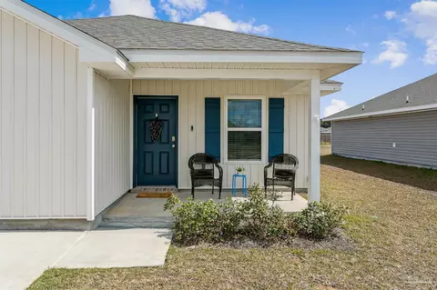Exterior - 4334 Damselfly Dr, Milton, FL 32583 photo 3 of 8