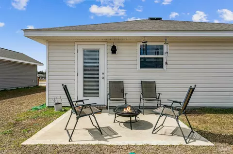 Exterior - 4334 Damselfly Dr, Milton, FL 32583 photo 4 of 8