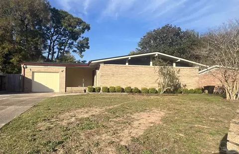 3830 Summer Dr, Pensacola, FL 32504