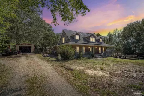 1658 Beechwood Dr, Gulf Breeze, FL 32563