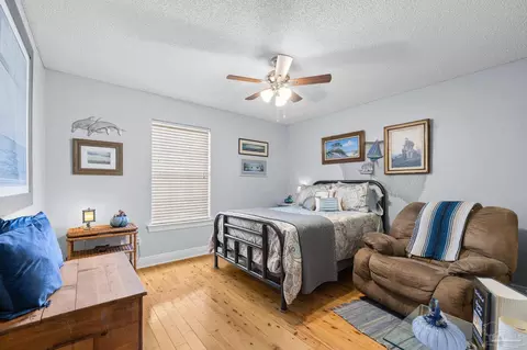 Bedroom - 3205 Windmill Cir, Cantonment, FL 32533 photo 6 of 7