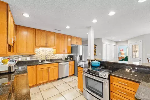 Kitchen - 3205 Windmill Cir, Cantonment, FL 32533 photo 2 of 6
