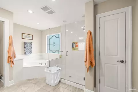 Bath - 3205 Windmill Cir, Cantonment, FL 32533 photo 2 of 6