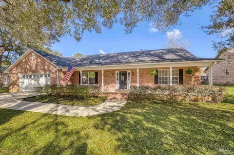 3205 Windmill Cir, Cantonment, FL 32533