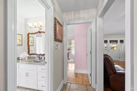 Entry Way - 3205 Windmill Cir, Cantonment, FL 32533 photo 2 of 2