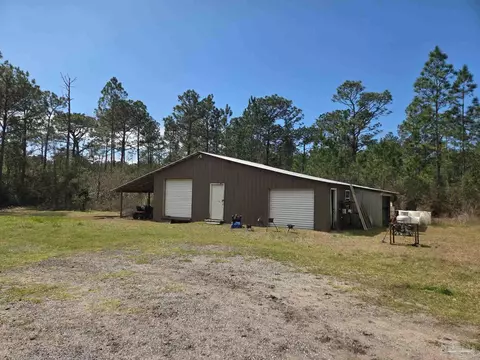 Exterior - 7582 John Matthews Rd, Milton, FL 32583 photo 2 of 8