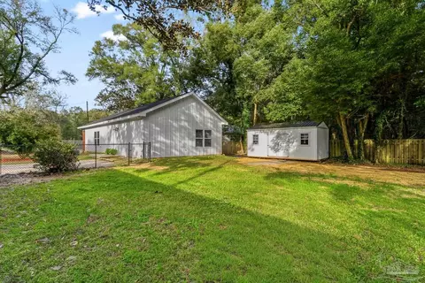 Exterior - 4336 Melton Rd, Milton, FL 32583 photo 7 of 11