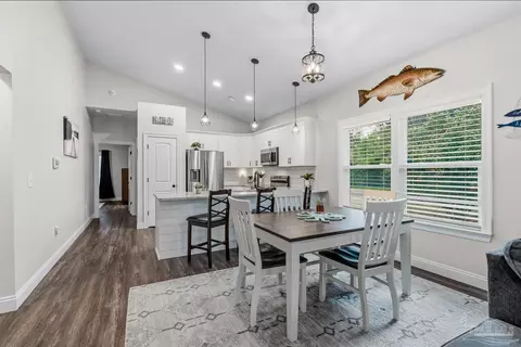 Dining - 4336 Melton Rd, Milton, FL 32583 photo 2 of 2