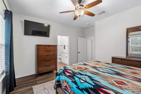 Bedroom - 4336 Melton Rd, Milton, FL 32583 photo 2 of 5