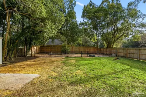 Exterior - 4336 Melton Rd, Milton, FL 32583 photo 10 of 11