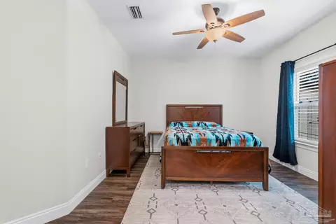 Bedroom - 4336 Melton Rd, Milton, FL 32583 photo 3 of 5