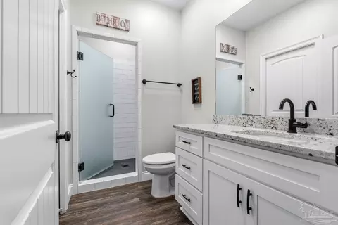 Bath - 4336 Melton Rd, Milton, FL 32583 photo 1 of 4